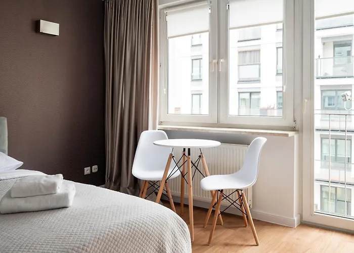Sienna Central Warsaw Apartment
